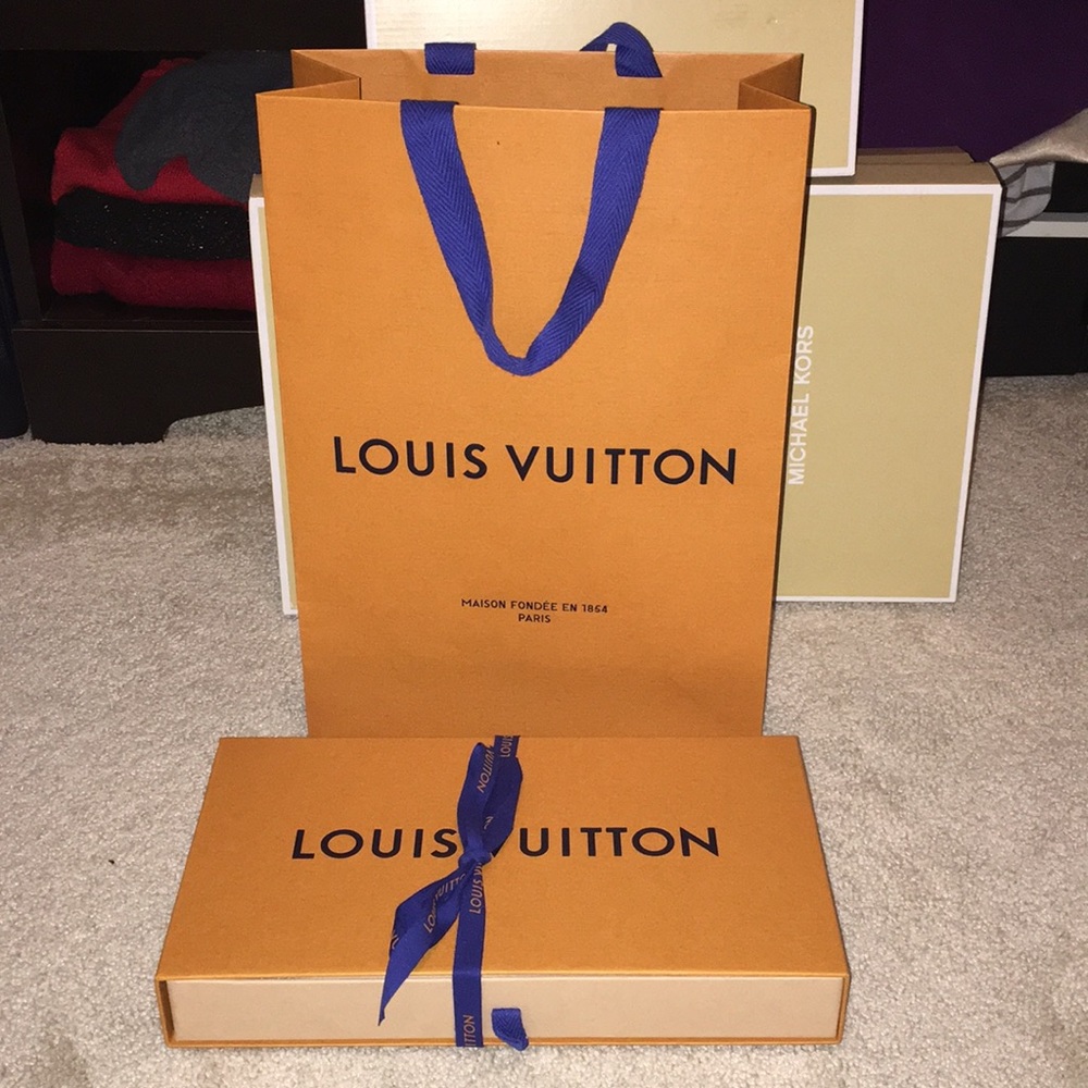 🎉Louis Vuitton ’ Kirigami clutch - Picture 8 of 8